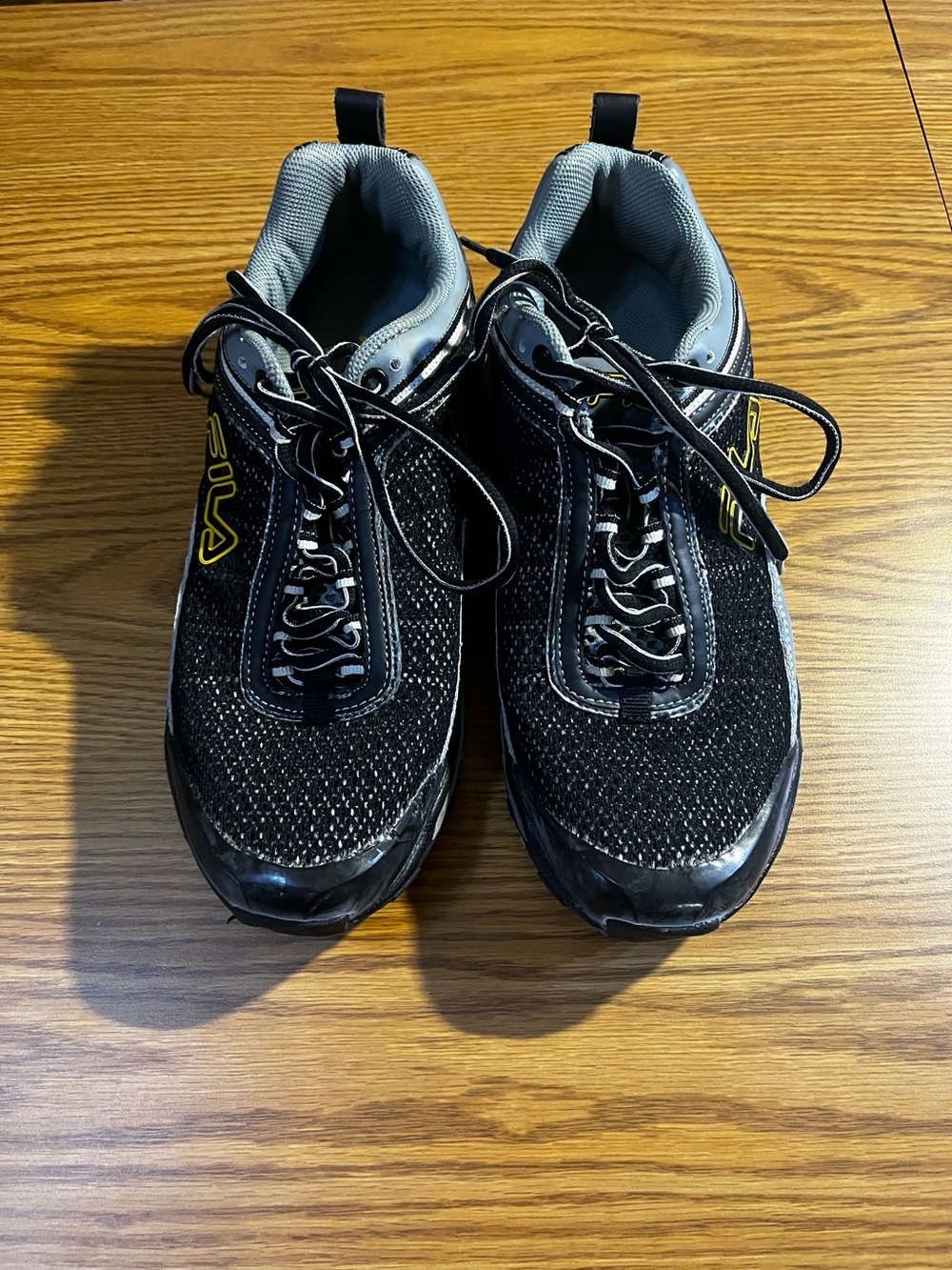 Fila Men’s Black and Gray Low-Top All Terrain Sneakers with Yellow Logo Size 9